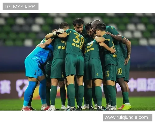 沧州雄狮鏖战绿茵赛场奋勇争胜上演激情足球盛宴 沧州雄狮鏖战绿茵赛场奋勇争胜上演激情足球盛宴