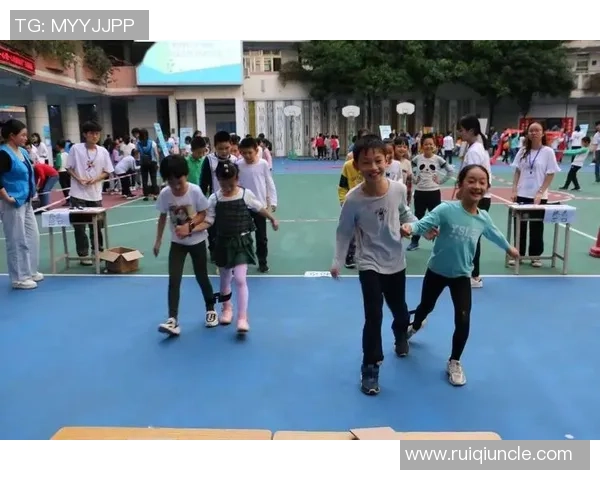 跳水运动的魅力与挑战：探索技术、艺术与心理素质的完美融合