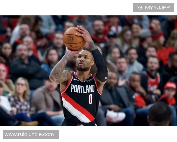 达米安利拉德如何以领袖风范带动球队攻防两端全面提升